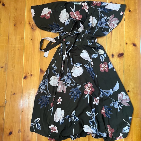 ModRef Floral Wrap Dress - Size Small - VGUC - Short Sleeve Midi Wrap Dress - Picture 4 of 5